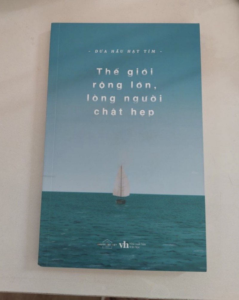 Sach " Thế Giới Rộng Lớn Lòng Người Chật Hẹp "