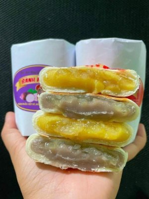 BÁNH PÍA XƯA GÓI GIẤY
