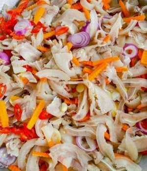 TAI HEO NGÂM CHUA NGỌT
