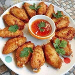 CÁNH GÀ KHÚC GIỮA
