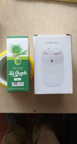 Máy xông tinh dầu và tinh dầu xả chanh ( chai 100ml)