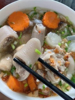 ĐUÔI LỢN NẤU CANH