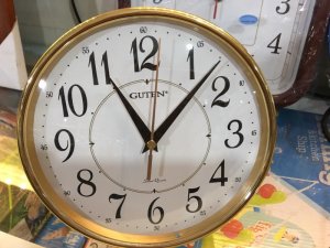 Đồng hồ treo tường