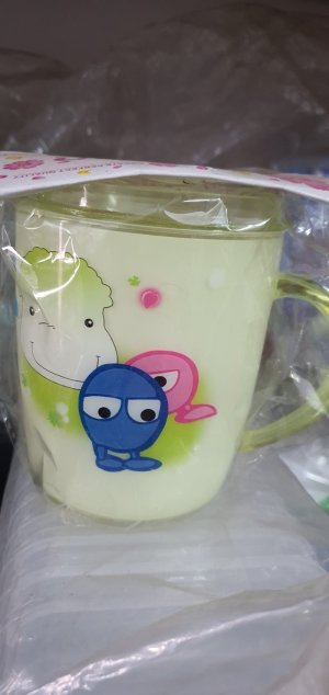 Cốc nhựa có nắp đậy