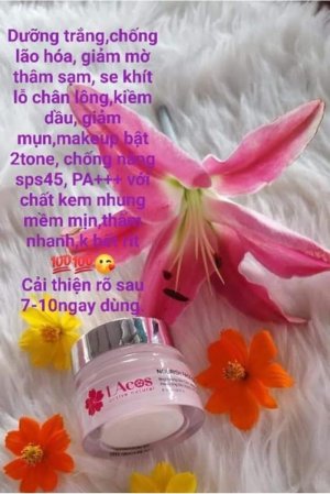 KEM DƯỠNG DA LAcos từ Nhật Bản
