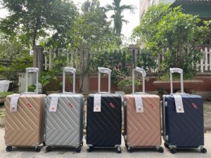 Vali nhựa Thành Phát hàng đẹp (cỡ số 2)