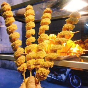 Xúc xích lốc xoáy