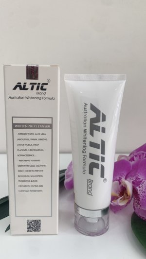 Sữa rửa mặt trắng da ALTIC Whitening cleanser
