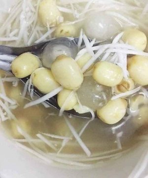 CHÂN CHÂU NHÂN DỪA